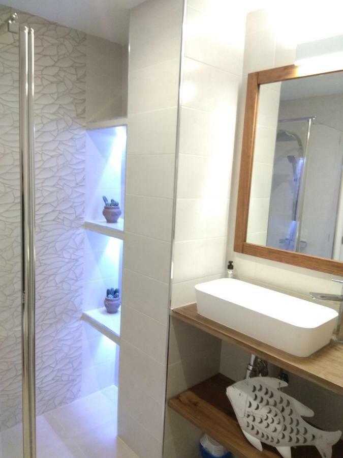 Apartamento a 150 metros del Mar, parking y Wifi Salobrena Bagian luar foto